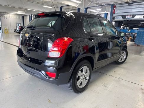 Used 2020 Chevrolet Trax LS FWD image 9