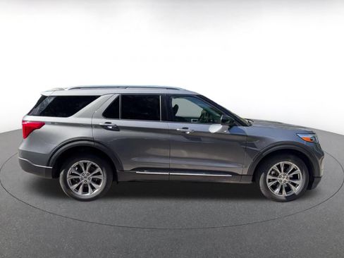 Used 2024 Ford Explorer Limited AWD/4WD image 16