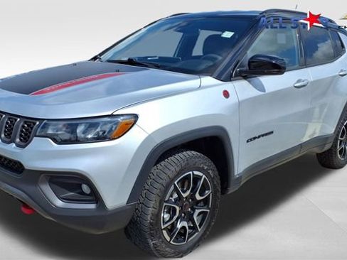 Used 2025 Jeep Compass Trailhawk AWD/4WD image 1