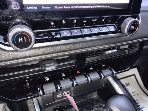 Used 2024 Chevrolet Colorado LT image 19