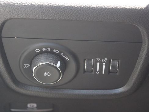 Used 2022 Jeep Grand Cherokee L Limited AWD/4WD image 29