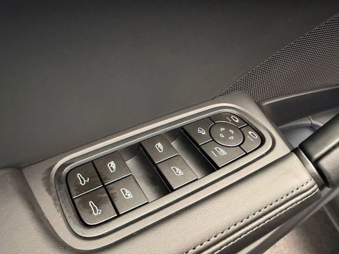 New 2026 Porsche Cayenne Coupe AWD/4WD image 18