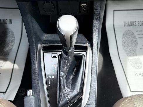 Used 2016 Toyota Corolla LE FWD image 18
