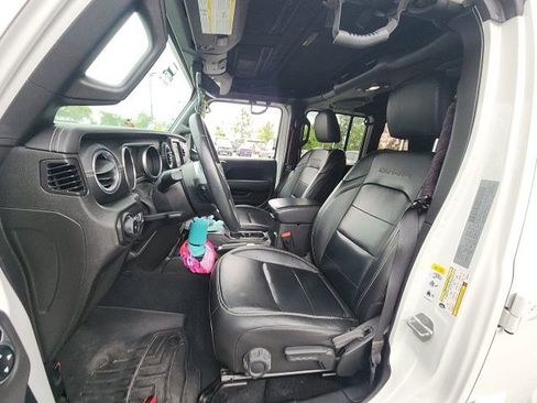 Used 2018 Jeep Wrangler Unlimited Sahara AWD/4WD image 30