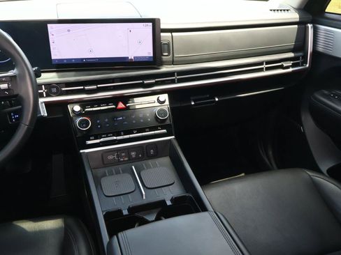 Used 2024 Hyundai Santa Fe Limited FWD image 11