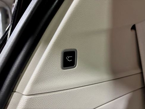 Used 2022 Chrysler Pacifica Limited image 18