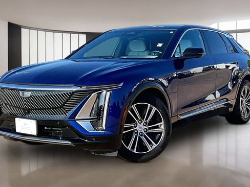 Certified 2024 Cadillac Lyriq Luxury AWD/4WD image 1