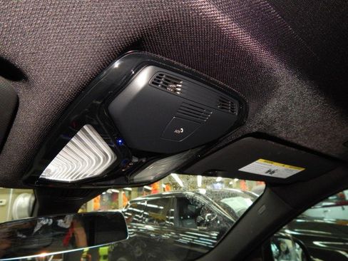 Used 2023 BMW X6 xDrive40i w/ M Sport Package image 17