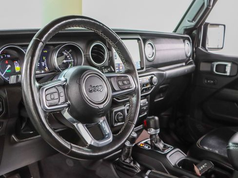 Used 2023 Jeep Wrangler Unlimited Sahara w/ Cold Weather Group AWD/4WD image 23