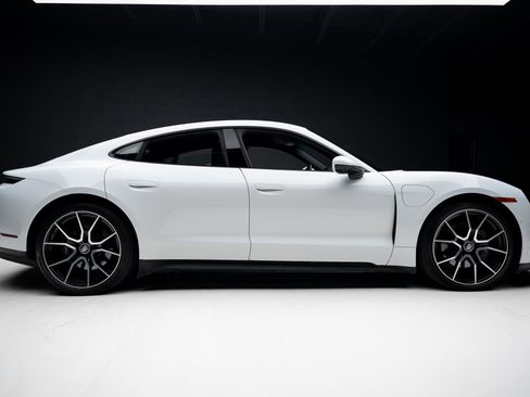 Used 2023 Porsche Taycan w/ Premium Package image 34