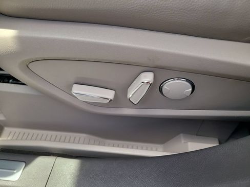 Used 2023 Lincoln Nautilus FWD w/ Premium Package image 18