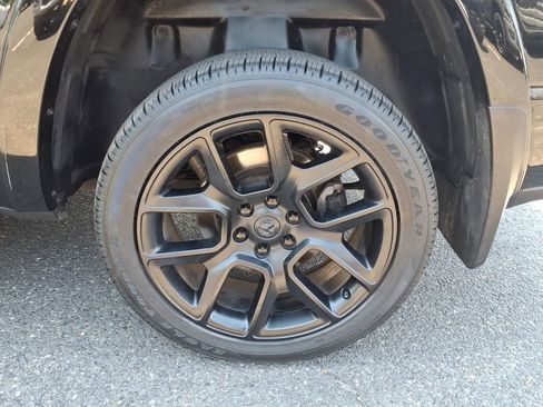 Used 2021 RAM 1500 Laramie AWD/4WD image 16