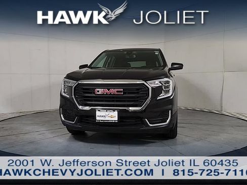 Used 2024 GMC Terrain SLE AWD/4WD image 3