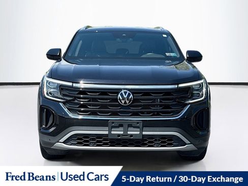 Used 2025 Volkswagen Atlas Cross Sport SE AWD/4WD image 2