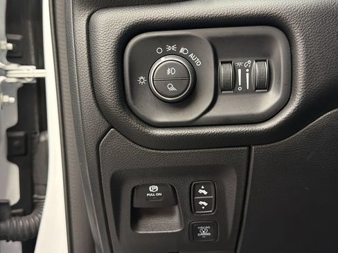 Used 2025 RAM 1500 Big Horn AWD/4WD image 32