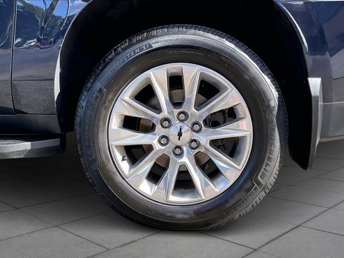 Used 2021 Chevrolet Suburban Premier image 10