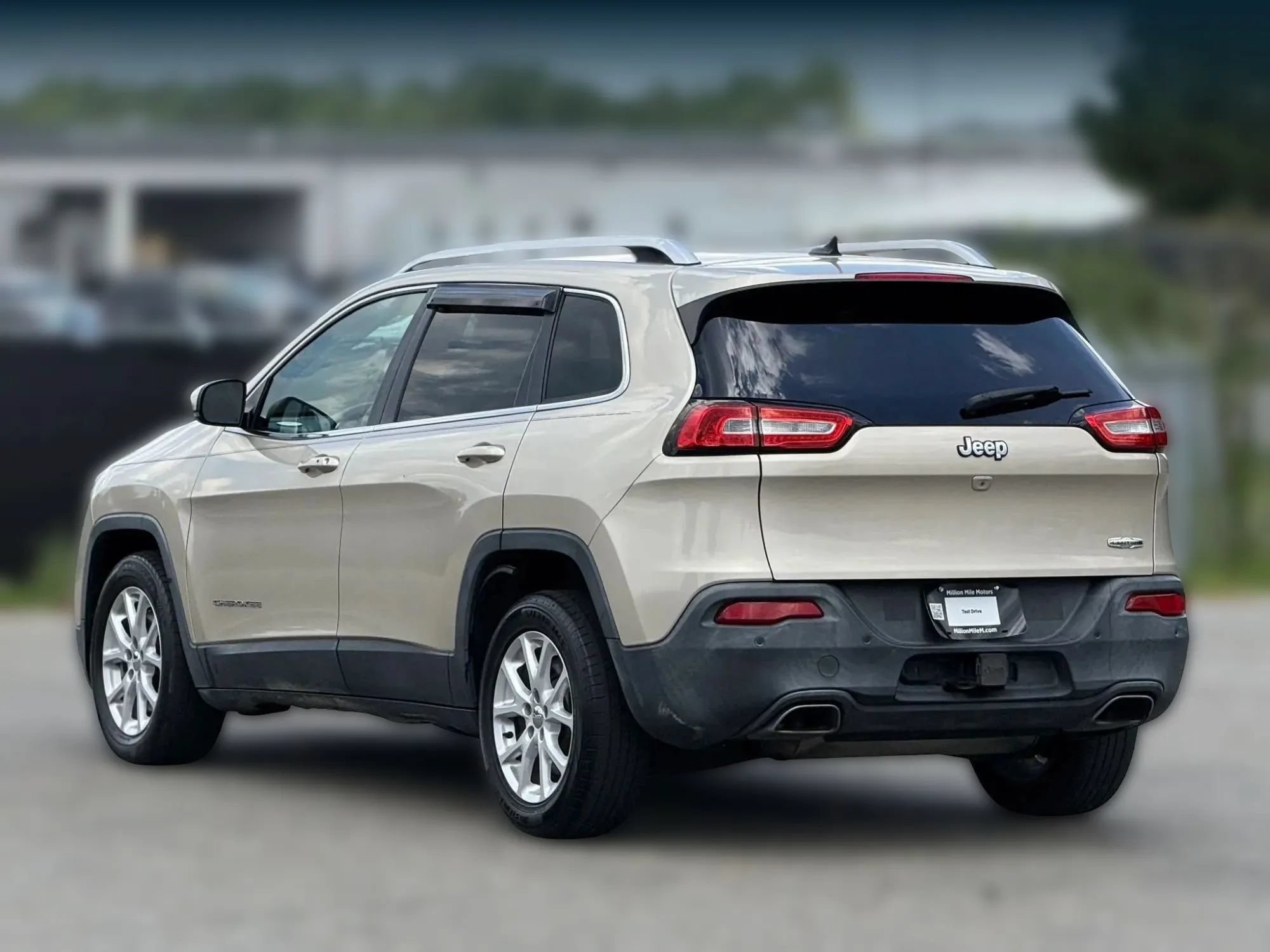 Used 2015 Jeep Cherokee Latitude w/ Comfort/Convenience Group FWD image 10