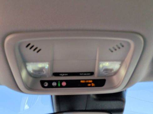 Used 2025 Chevrolet Malibu LT FWD image 21