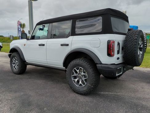 New 2025 Ford Bronco Badlands image 6