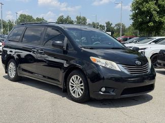 Used 2014 Toyota Sienna L image 1
