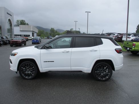 Certified 2023 Jeep Compass High Altitude AWD/4WD image 8