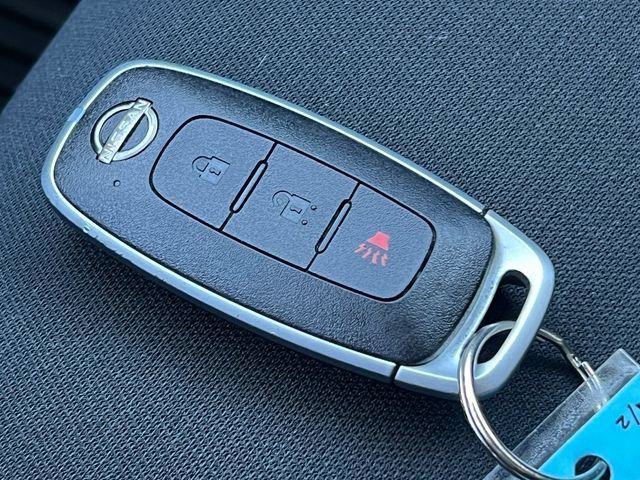 Used 2023 Nissan Rogue S AWD/4WD image 25