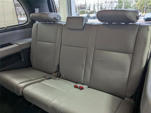 Used 2018 Toyota Sequoia Platinum image 34