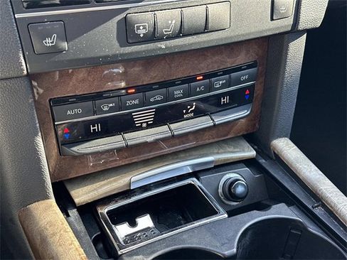 Used 2011 Mercedes-Benz E 350 4MATIC Sedan image 31