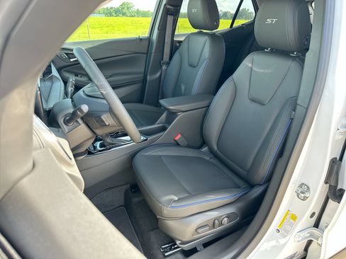New 2026 Buick Encore GX Sport Touring w/ Advanced Technology Package FWD image 11