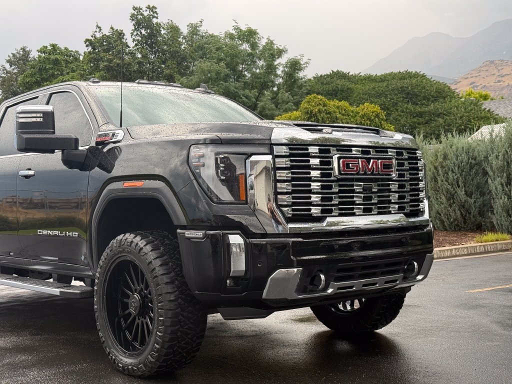 Used 2024 GMC Sierra 3500 Denali w/ Denali Reserve Package AWD/4WD image 18