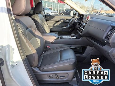 Used 2023 Nissan Pathfinder SL w/ Lighting Package (N92) image 18