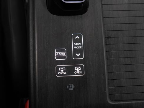Used 2023 Nissan Ariya AWD image 26