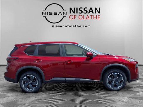 Used 2025 Nissan Rogue SV AWD/4WD image 29