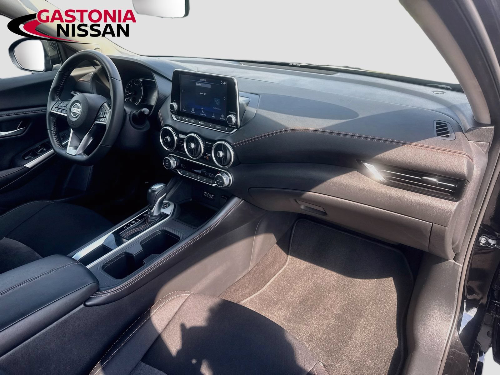 Used 2022 Nissan Sentra SR w/ Electronics Package FWD image 36