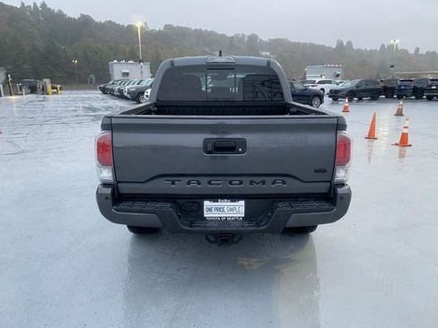 Used 2021 Toyota Tacoma TRD Off-Road image 7