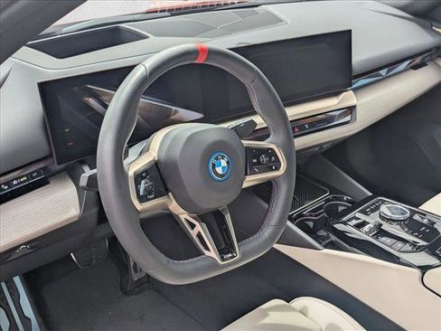 Used 2025 BMW i5 M60 w/ Executive Package image 9