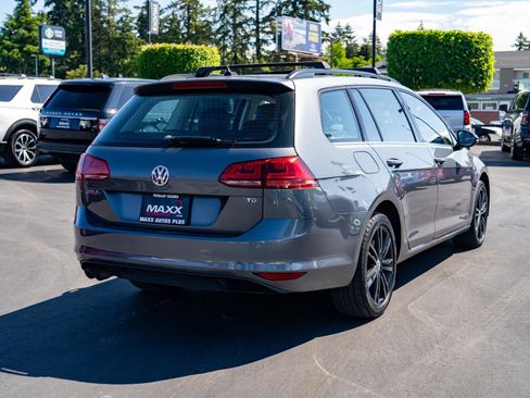 Used 2015 Volkswagen Golf TDI SE FWD image 8