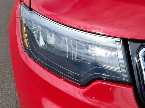 Certified 2023 Jeep Compass Limited image 9