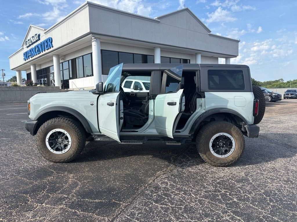 Used 2022 Ford Bronco Big Bend w/ Sasquatch Package AWD/4WD image 4