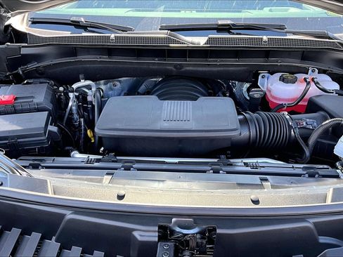 New 2026 Chevrolet Suburban LS w/ LS Custom Edition AWD/4WD image 11