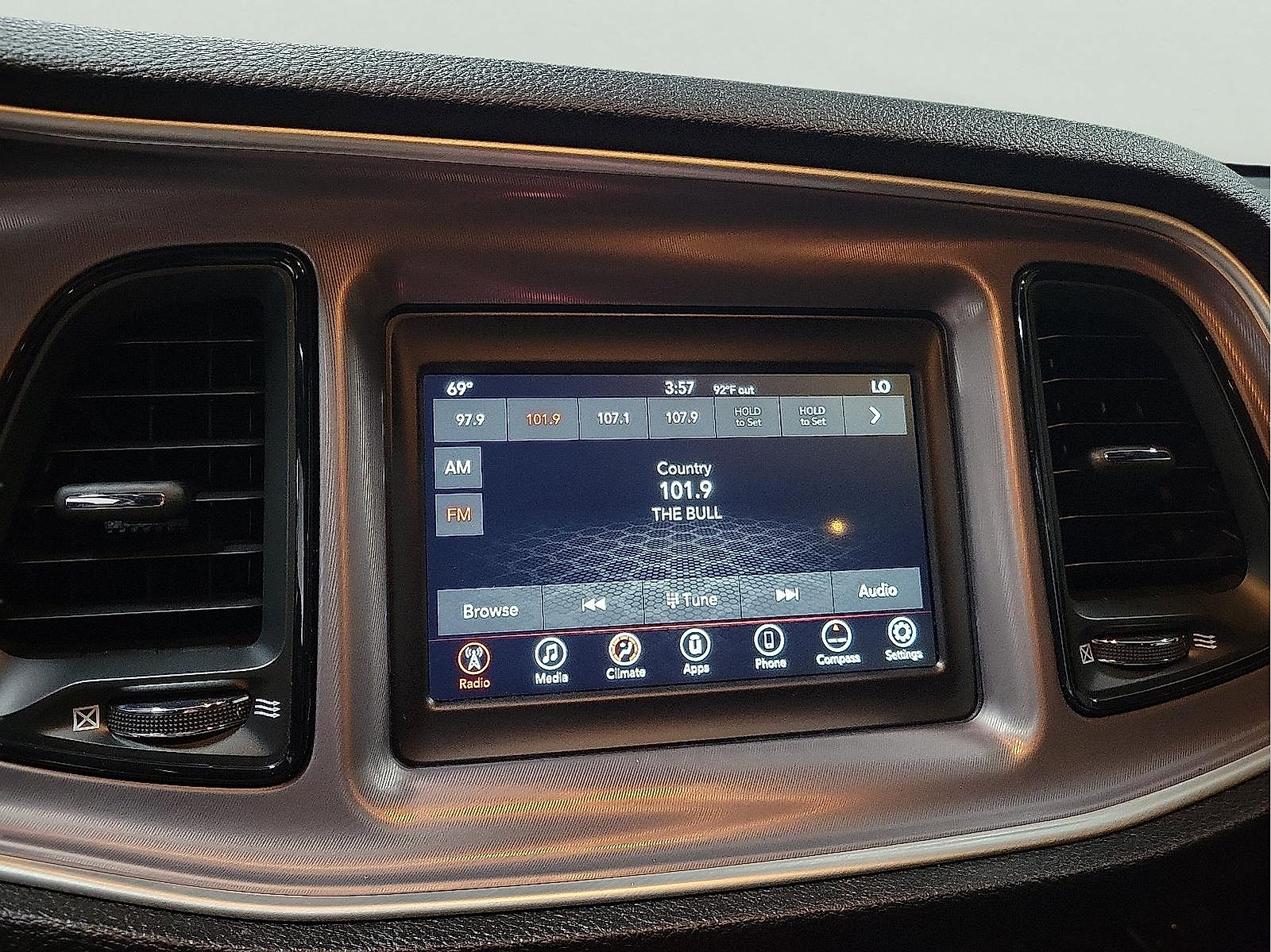 Used 2022 Dodge Challenger SXT RWD image 17