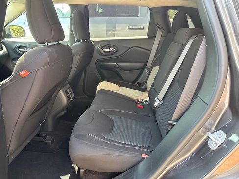 Used 2016 Jeep Cherokee 75th Anniversary image 18