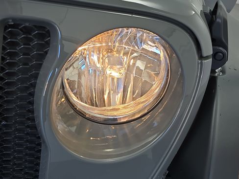 Used 2023 Jeep Wrangler Sport S image 28