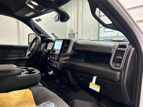 New 2024 RAM 2500 Tradesman w/ Chrome Appearance Group image 29