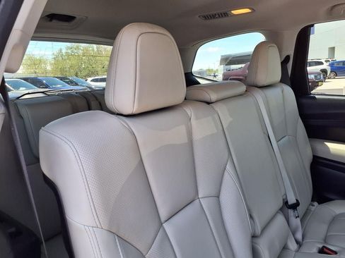 Used 2022 Subaru Ascent Limited AWD/4WD image 22