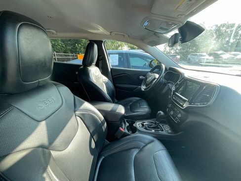 Used 2019 Jeep Cherokee Limited FWD image 8