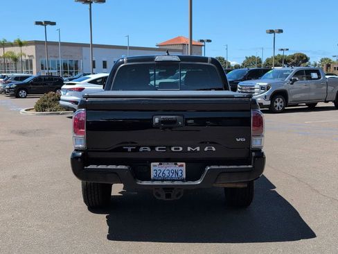Used 2020 Toyota Tacoma TRD Off-Road w/ Technology Package AWD/4WD image 7