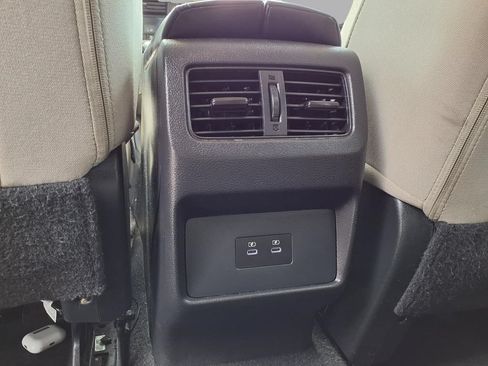 Used 2025 Nissan Rogue SV AWD/4WD image 24