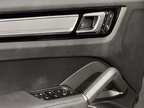 Used 2023 Porsche Cayenne image 22