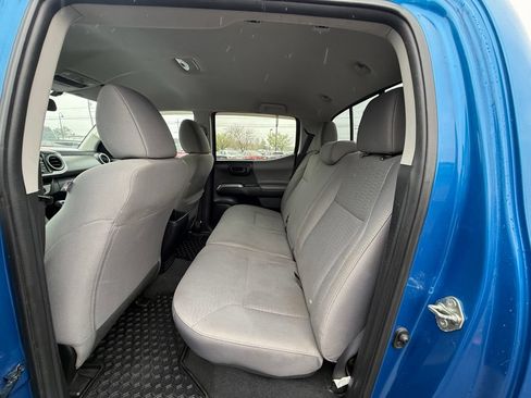 Used 2017 Toyota Tacoma SR5 AWD/4WD image 23